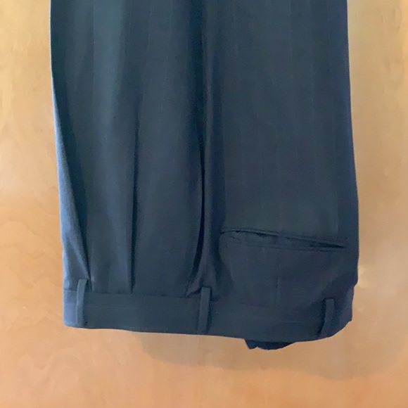 Charcoal pinstripe suit! Excellent condition - Picture 5 of 8